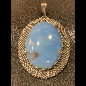Vintage Stunning Blue Stone Pendant with Silver Mesh Frame
